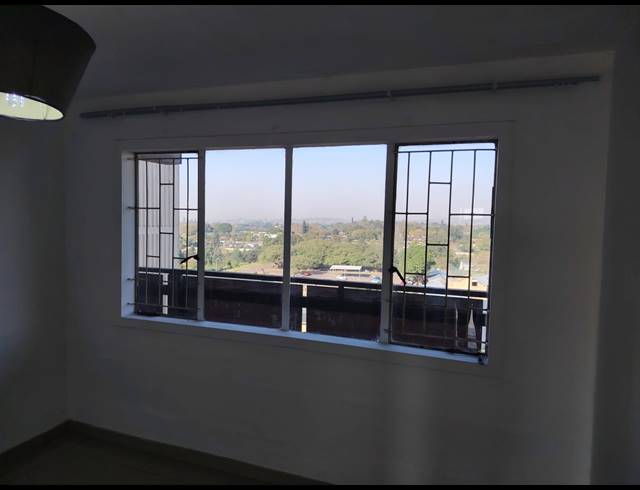 2 BEDROOM APARTMENT FOR SALE IN PINETOWN CENTRAL